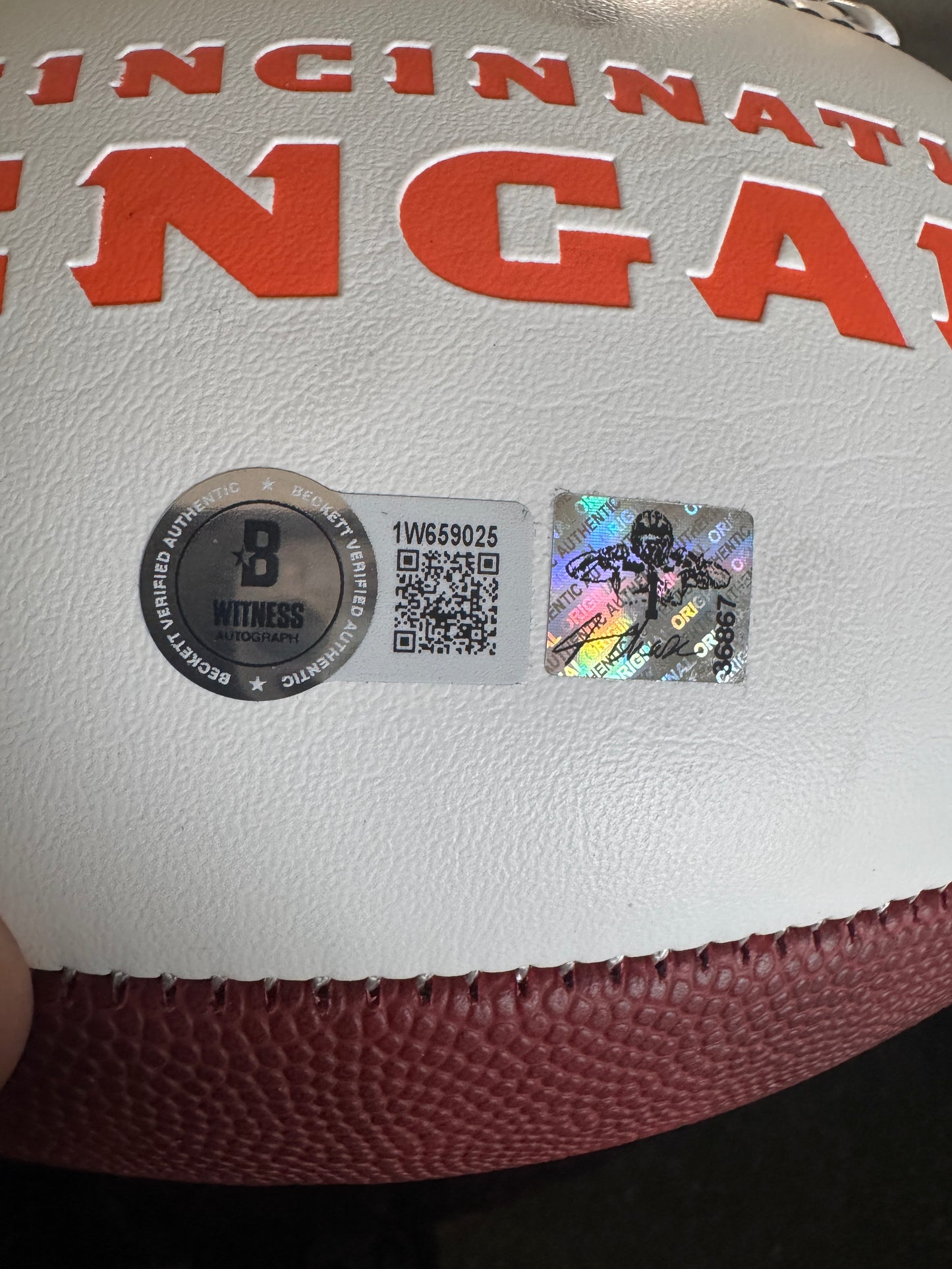 Ja'Marr Chase Hand-Signed✍️Cincinnati Bengals🐅Logo Football NFL Sports Memorabilia