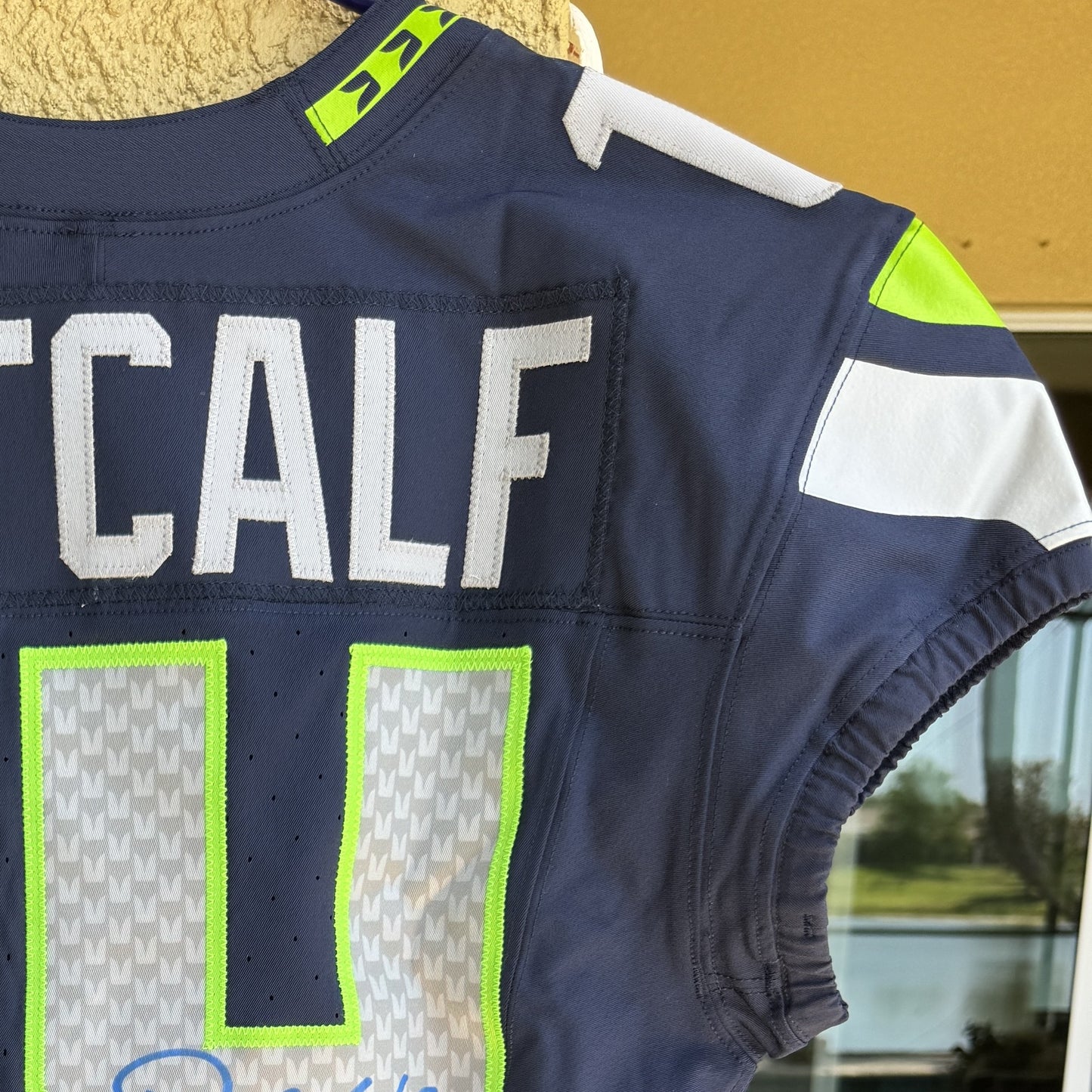 DK Metcalf Hand-Signed Seattle Seahawks Nike Authentic NFL Jersey Rare Memorabilia - PSA Certified