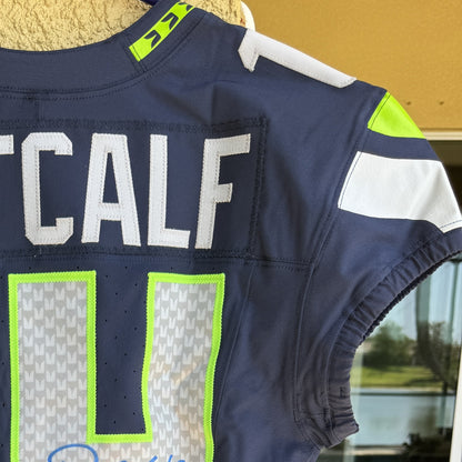 DK Metcalf Hand-Signed Seattle Seahawks Nike Authentic NFL Jersey Rare Memorabilia - PSA Certified