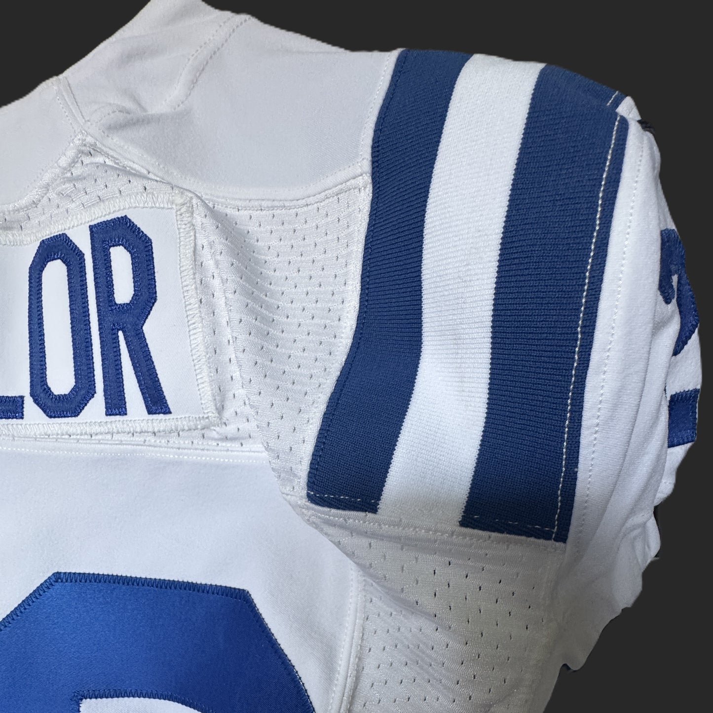 Jonathan Taylor SIGNED TEAM ISSUED Indianapolis Colts Nike NFL Jersey 👕 Also includes COA 🛡️