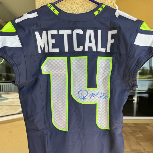 DK Metcalf Hand-Signed Seattle Seahawks Nike Authentic NFL Jersey Rare Memorabilia - PSA Certified
