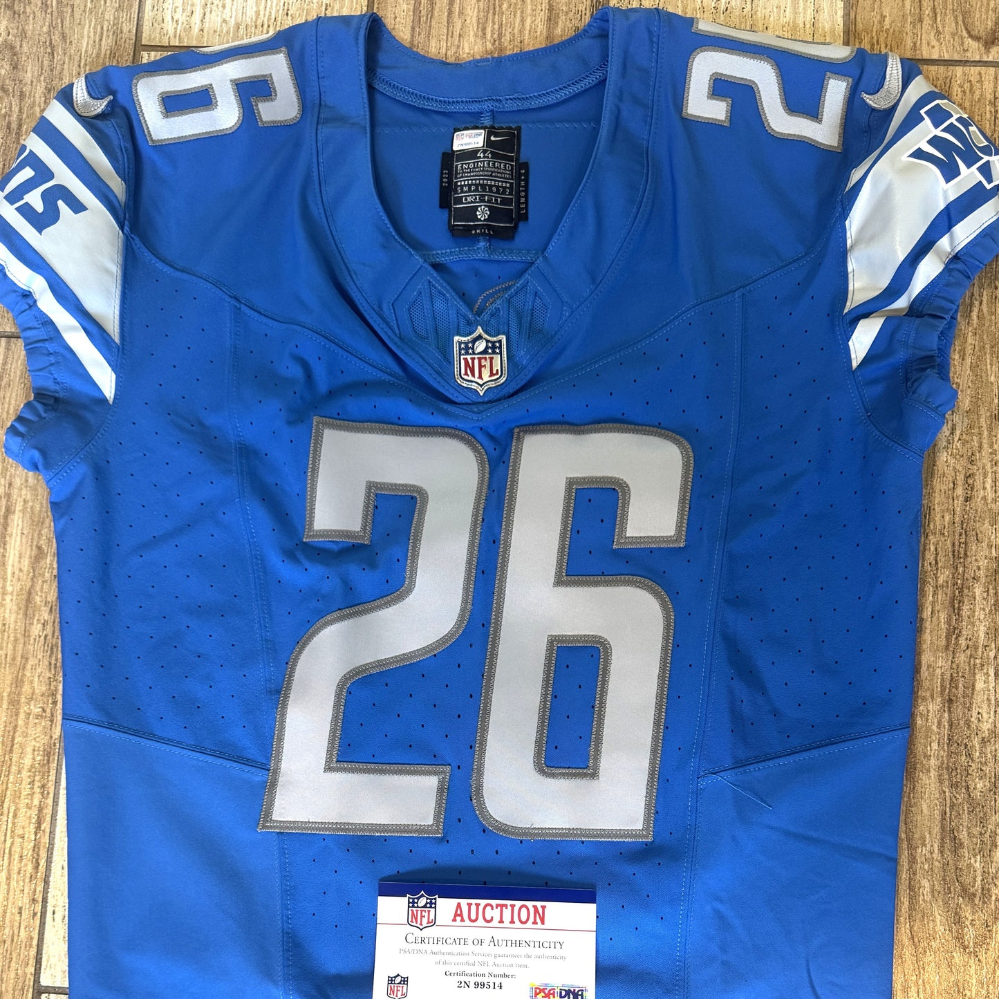 Jahmyr Gibbs SIGNED✍️Detroit Lions🦁Authentic Nike NFL Jersey👕 Also includes PSA Authentication💥
