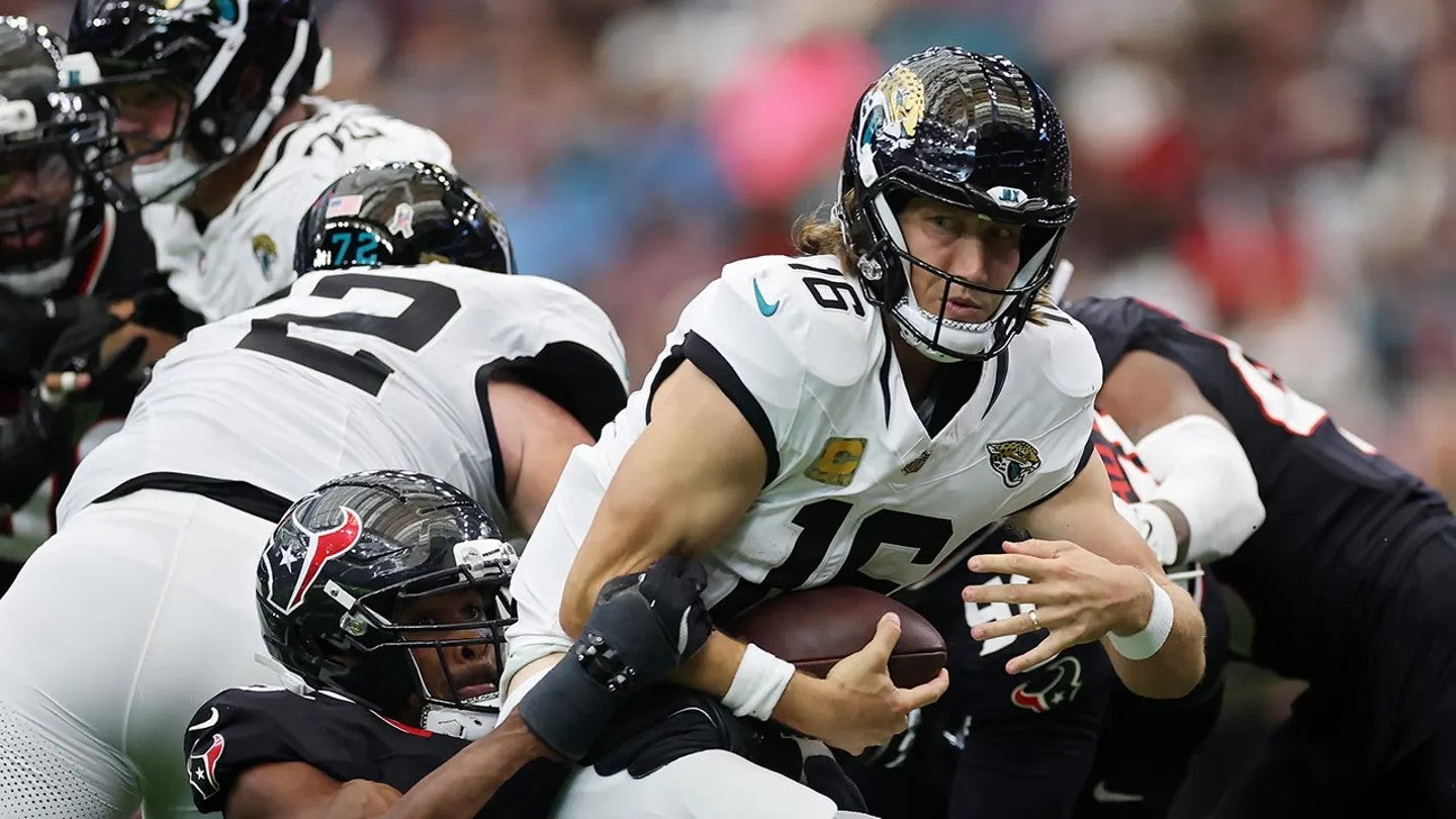 Trevor Lawrence GAME WORN 11/09/25 PHOTO MATCHED Jacksonville Jaguars Nike NFL Jersey vs Houston Texans Also includes Fanatics COA