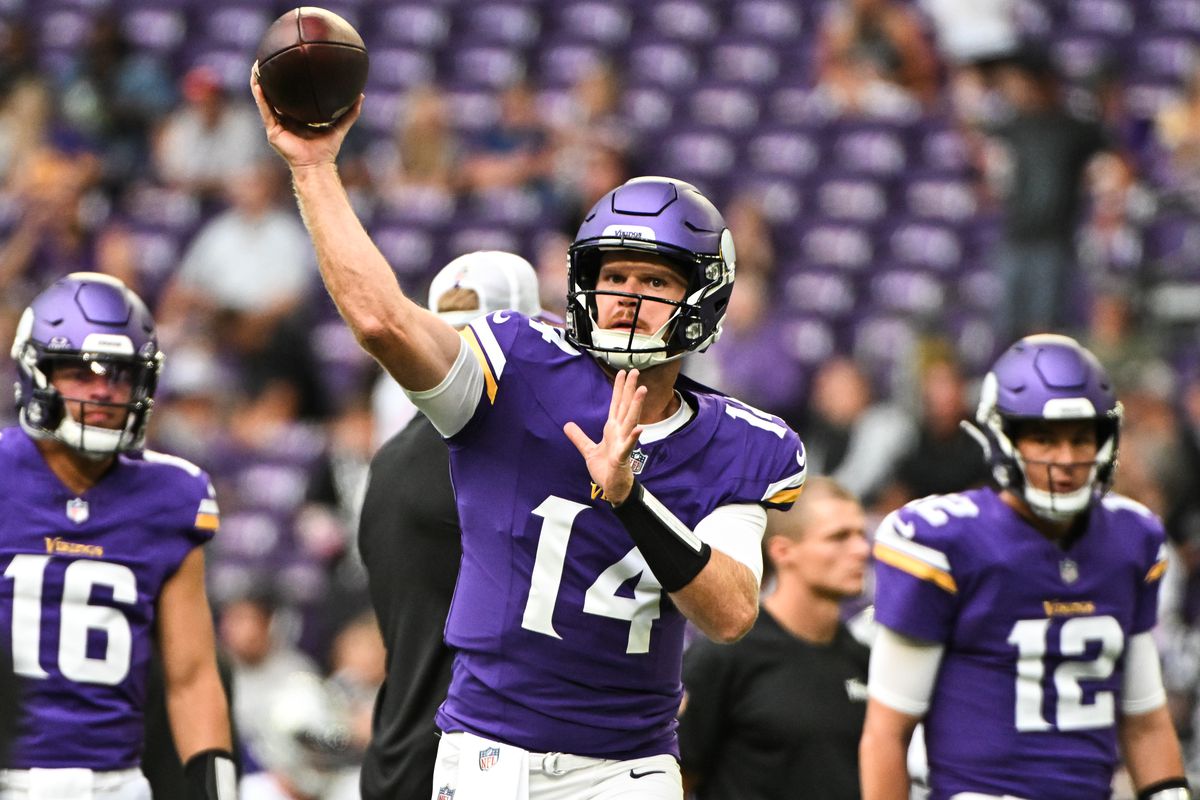 Sam Darnold Hand Signed ✍️ Minnesota Vikings Nike NFL Jersey👕 Also includes PSA Authenticity 🛡️