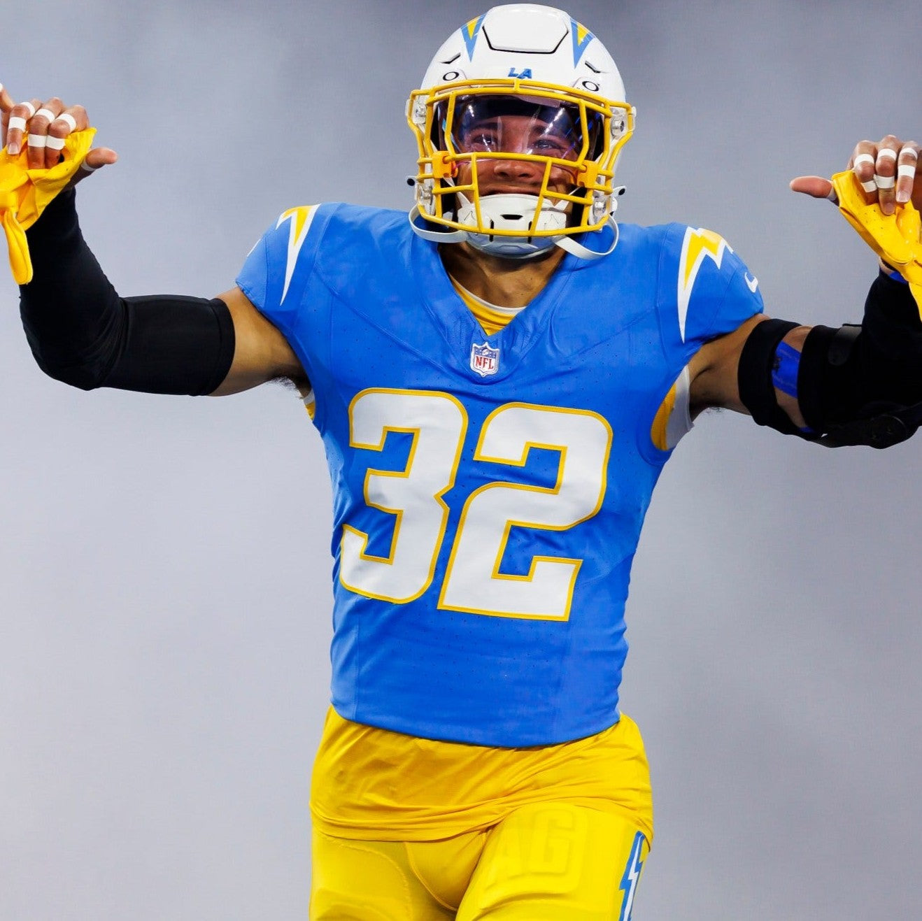 Alohi Gilman GAME WORN 💪 10/05/25 Los Angeles Chargers Nike NFL Jersey vs. Commanders inc. COA 🛡️