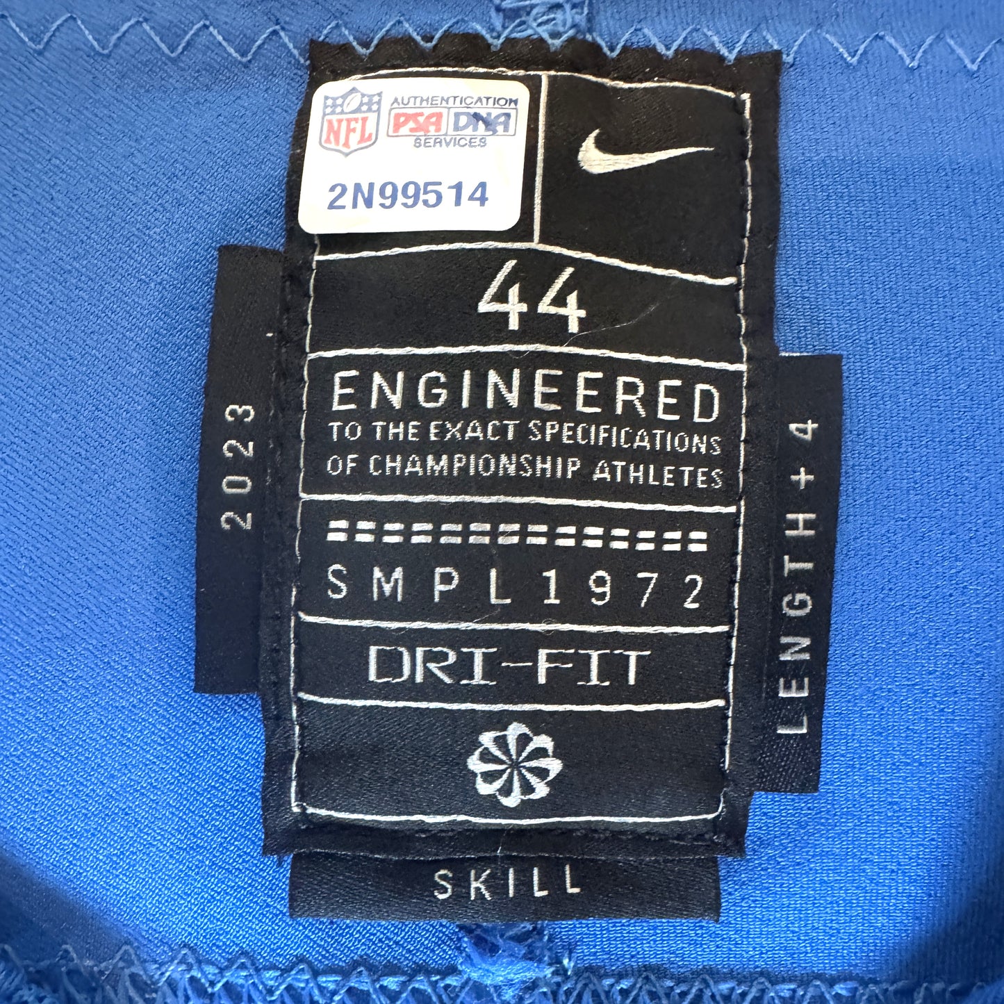 Jahmyr Gibbs SIGNED✍️Detroit Lions🦁Authentic Nike NFL Jersey👕 Also includes PSA Authentication💥
