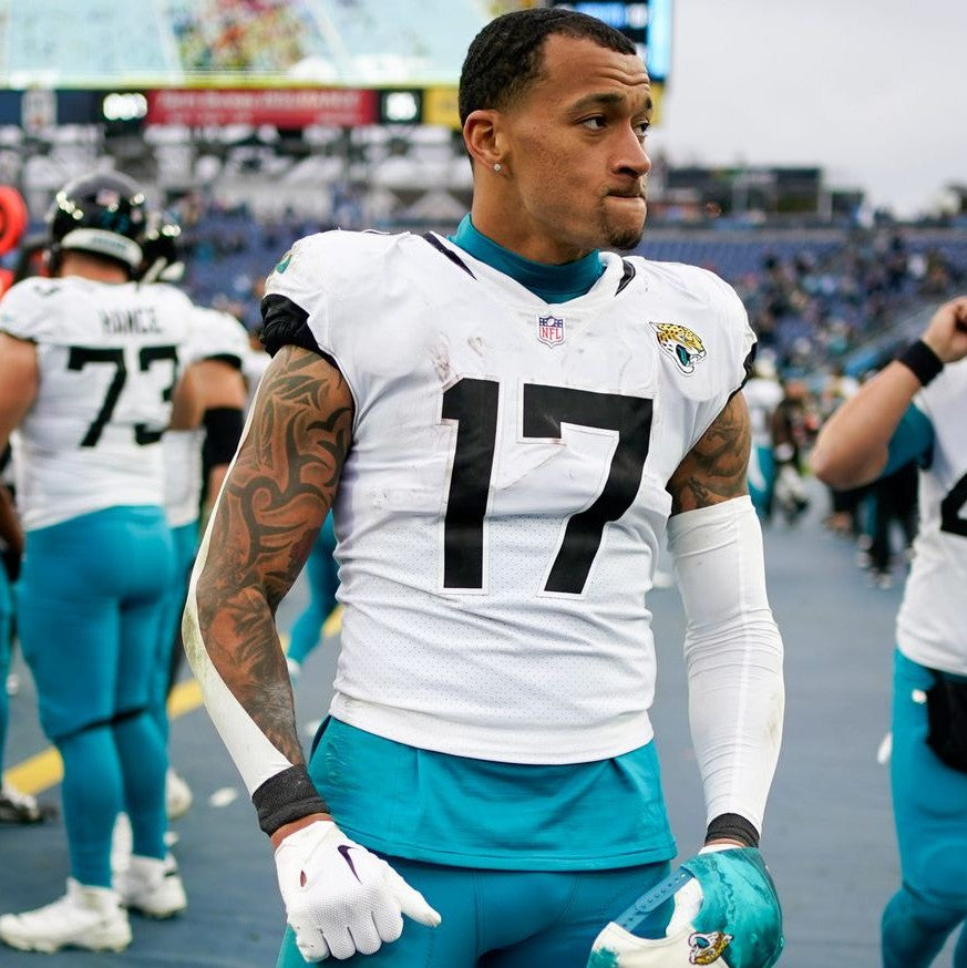 Evan Engram GAME USED 💪 10/13/24 PHOTO MATCHED 📸 Jacksonville Jaguars 🐆 Nike NFL On-Field Jersey👕 vs. Chicago Bears (London Game) 🌍