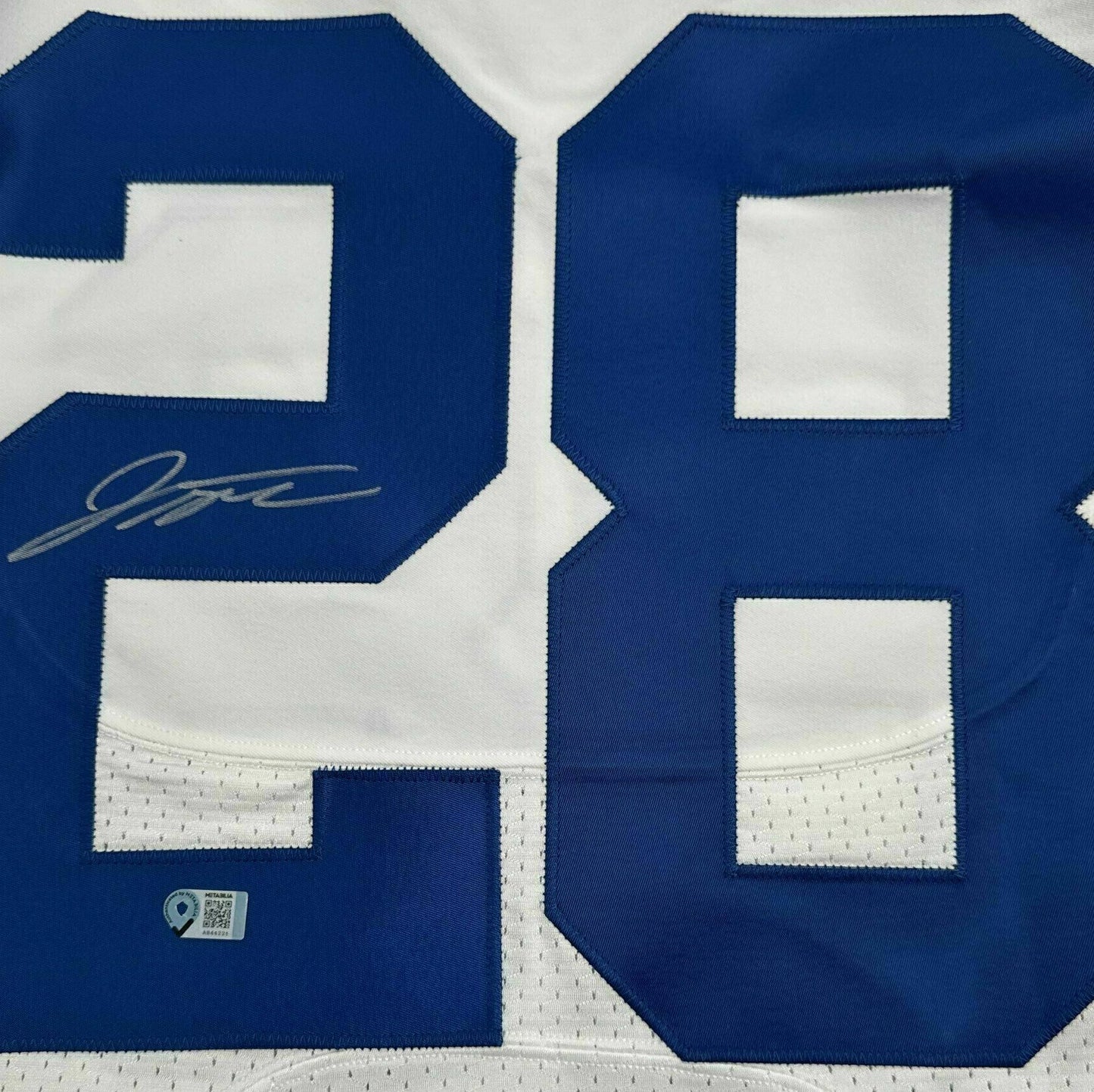 Jonathan Taylor SIGNED TEAM ISSUED Indianapolis Colts Nike NFL Jersey 👕 Also includes COA 🛡️