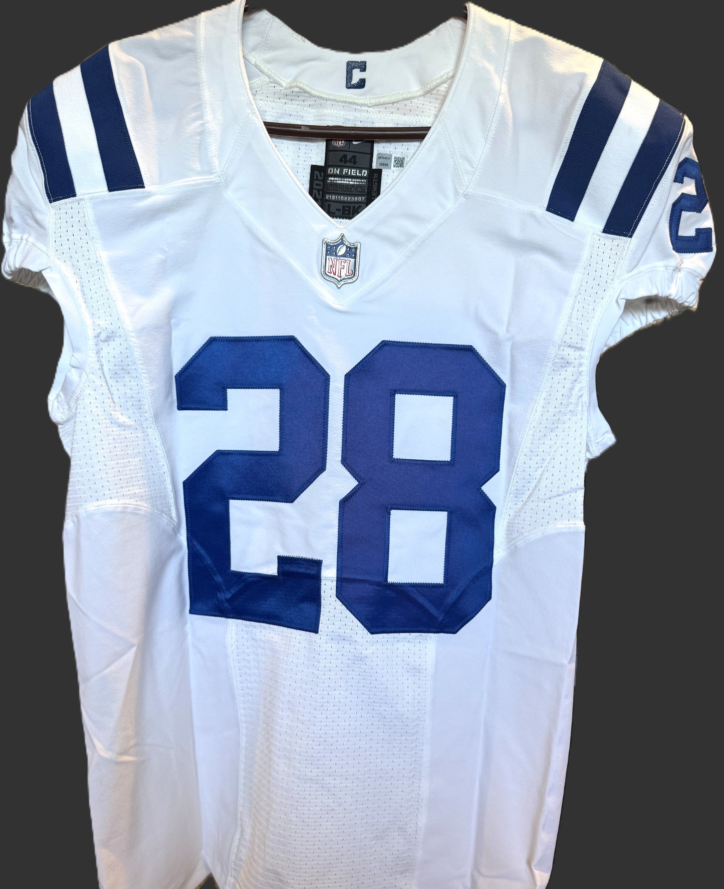 Jonathan Taylor TEAM/GAME ISSUED 💪 Indianapolis Colts Nike NFL Jersey 👕 Also Includes COA 🛡️