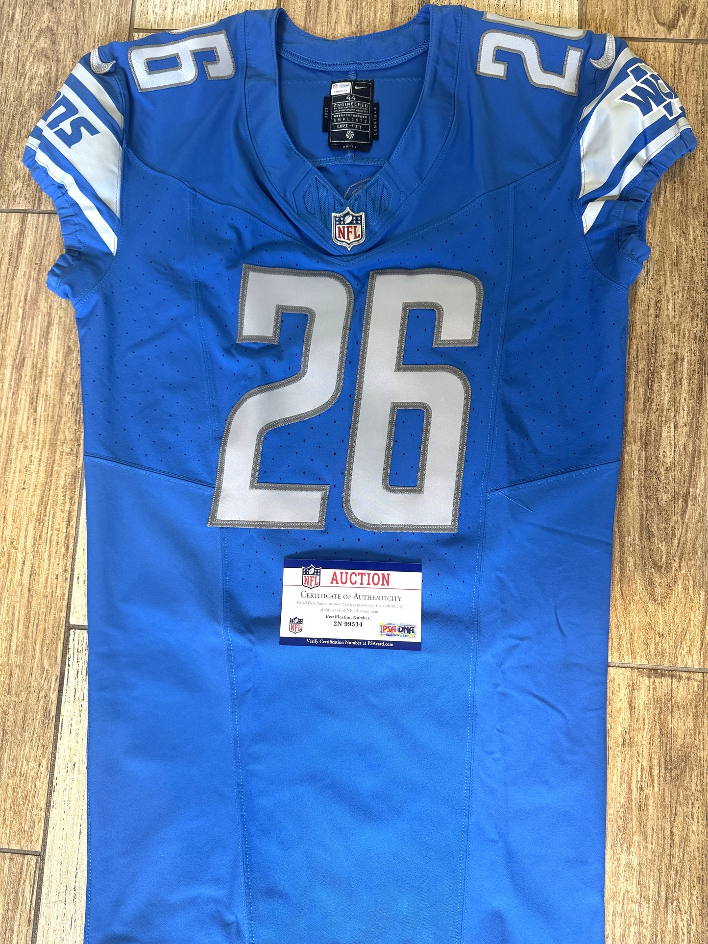 Jahmyr Gibbs SIGNED✍️Detroit Lions🦁Authentic Nike NFL Jersey👕 Also includes PSA Authentication💥