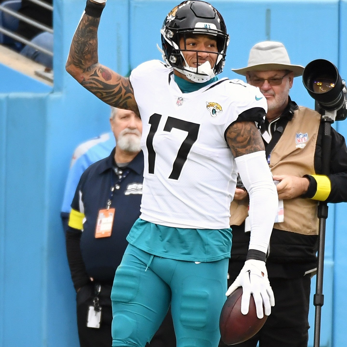 Evan Engram GAME USED 💪 10/13/24 PHOTO MATCHED 📸 Jacksonville Jaguars 🐆 Nike NFL On-Field Jersey👕 vs. Chicago Bears (London Game) 🌍