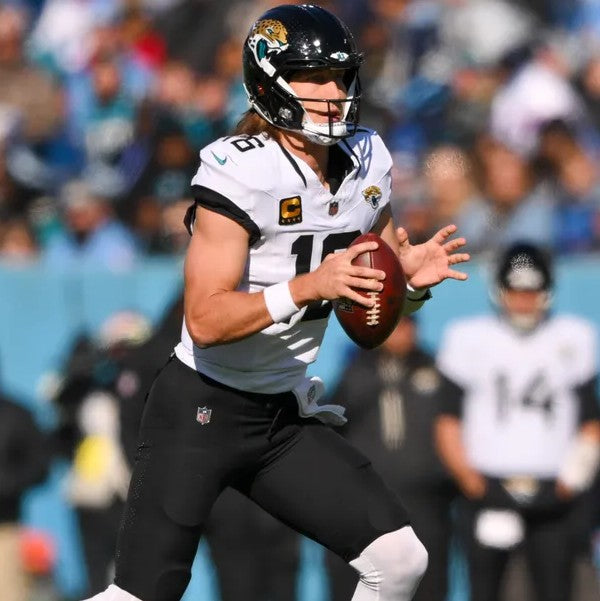 Trevor Lawrence GAME WORN 11/30/25 PHOTO MATCHED 📸 Jacksonville Jaguars NFL Jersey vs Tennessee Titans Also includes COA
