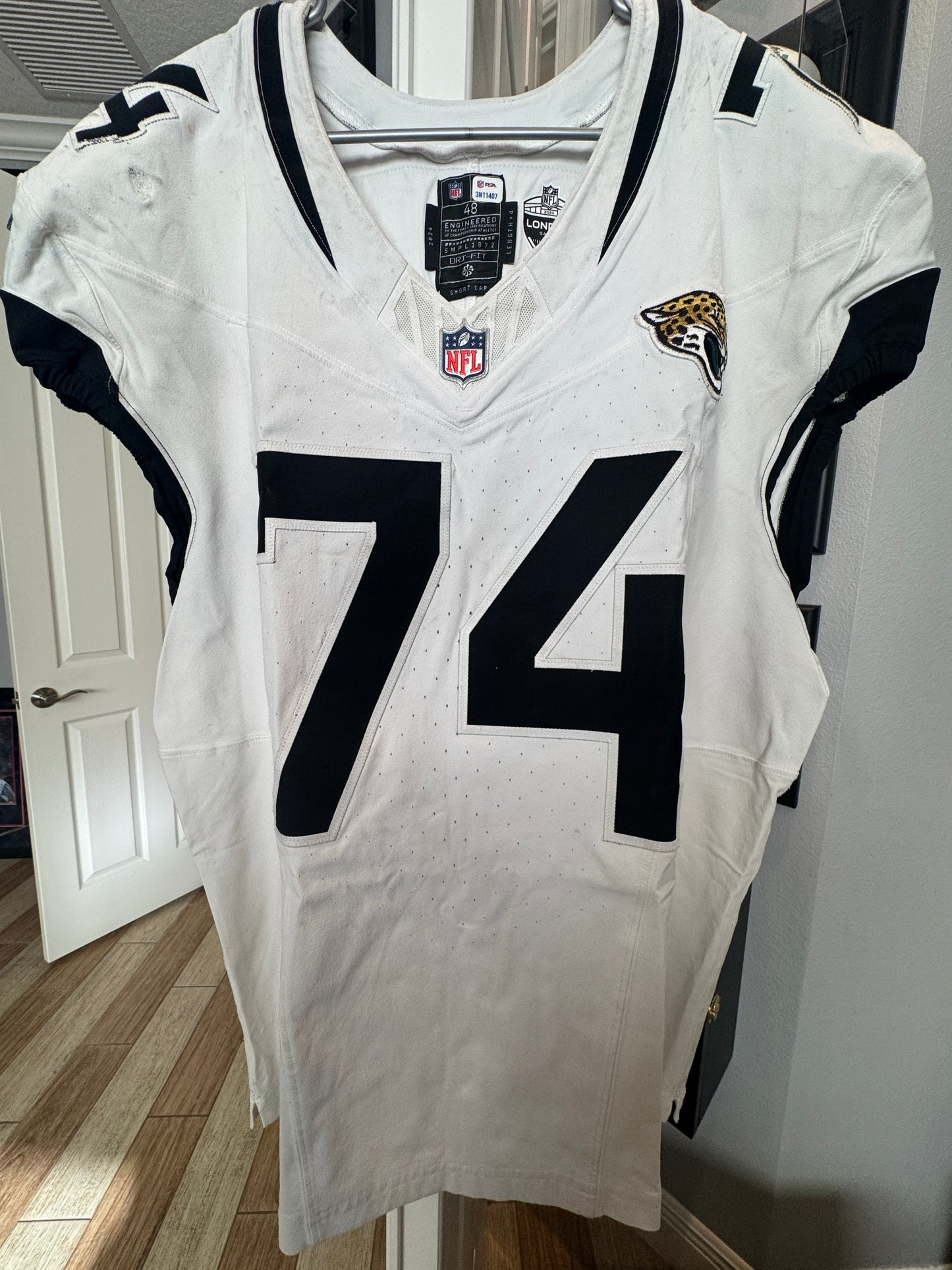 Cam Robinson GAME USED 💪 10/13/24 Jacksonville Jaguars 🐆 Nike NFL Jersey 👕 Inc. PSA COA 🛡️ vs. Chicago Bears (NFL London Game) 🌍