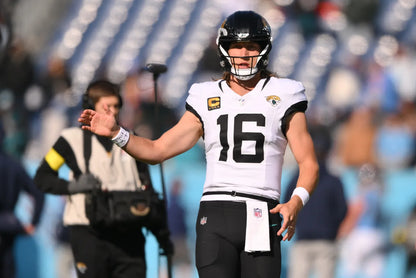 Trevor Lawrence GAME WORN 11/30/25 PHOTO MATCHED 📸 Jacksonville Jaguars NFL Jersey vs Tennessee Titans Also includes COA