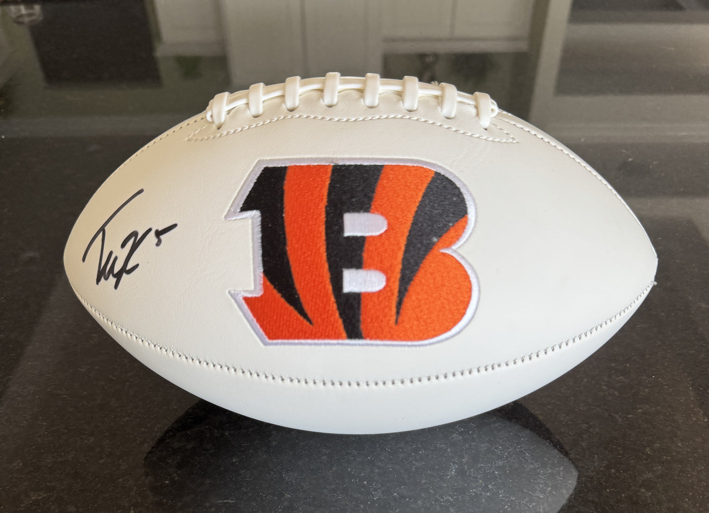 Tee Higgins Signed Cincinnati Bengals Logo Football - NFL Sports Memorabilia