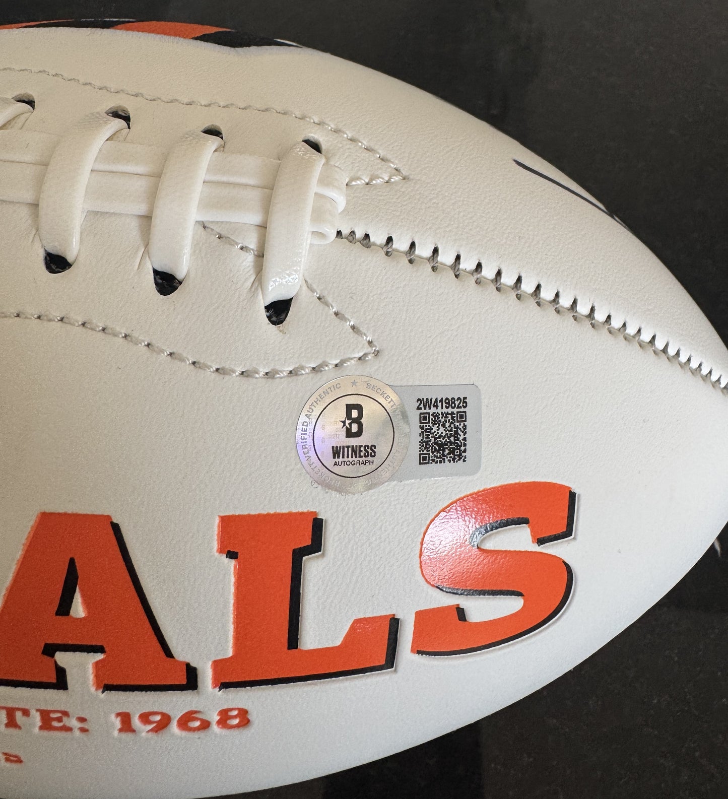 Tee Higgins Signed Cincinnati Bengals Logo Football - NFL Sports Memorabilia