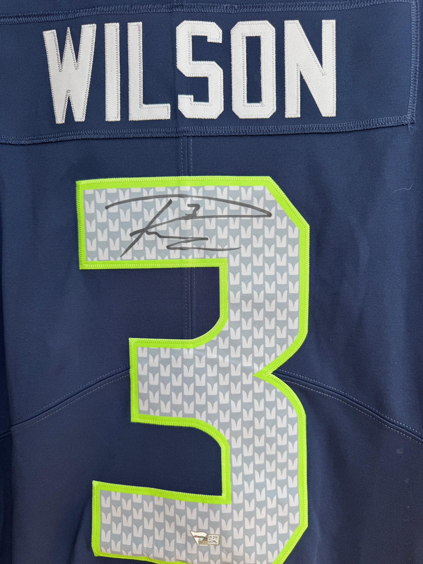 Russell Wilson Signed Seattle Seahawks Nike On-Field Jersey – Beckett Authenticated✅