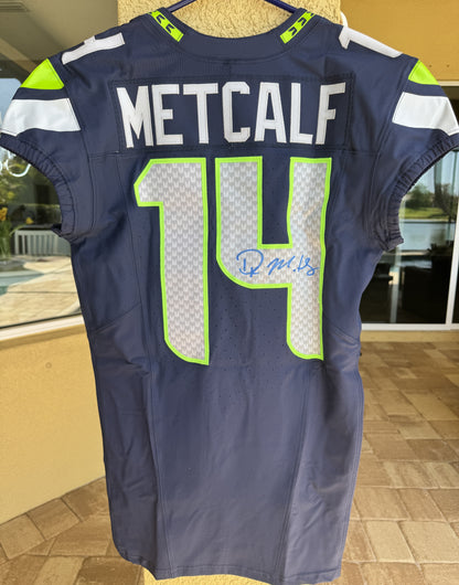 DK Metcalf Hand-Signed Seattle Seahawks Nike Authentic NFL Jersey Rare Memorabilia - PSA Certified