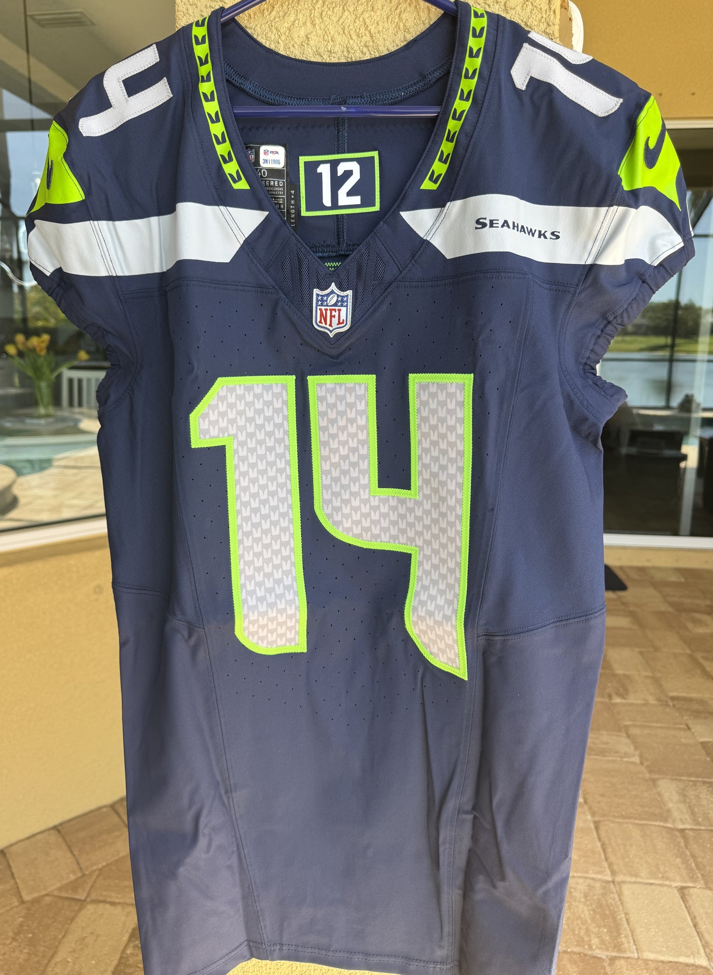 DK Metcalf Hand-Signed Seattle Seahawks Nike Authentic NFL Jersey Rare Memorabilia - PSA Certified