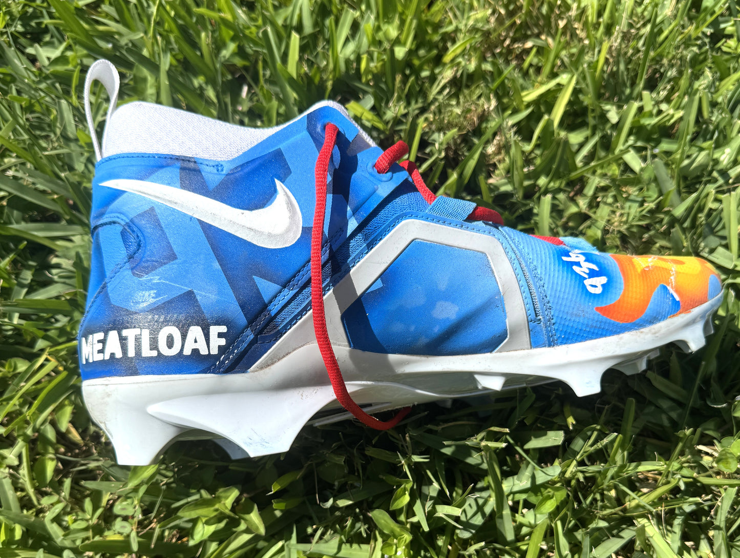 T'Vondre Sweat Signed Tennessee Titans Custom Cleats (2024 season) - Benefitting Backfield in Motion Inc.Professional Sports Authenticator (PSA) COA