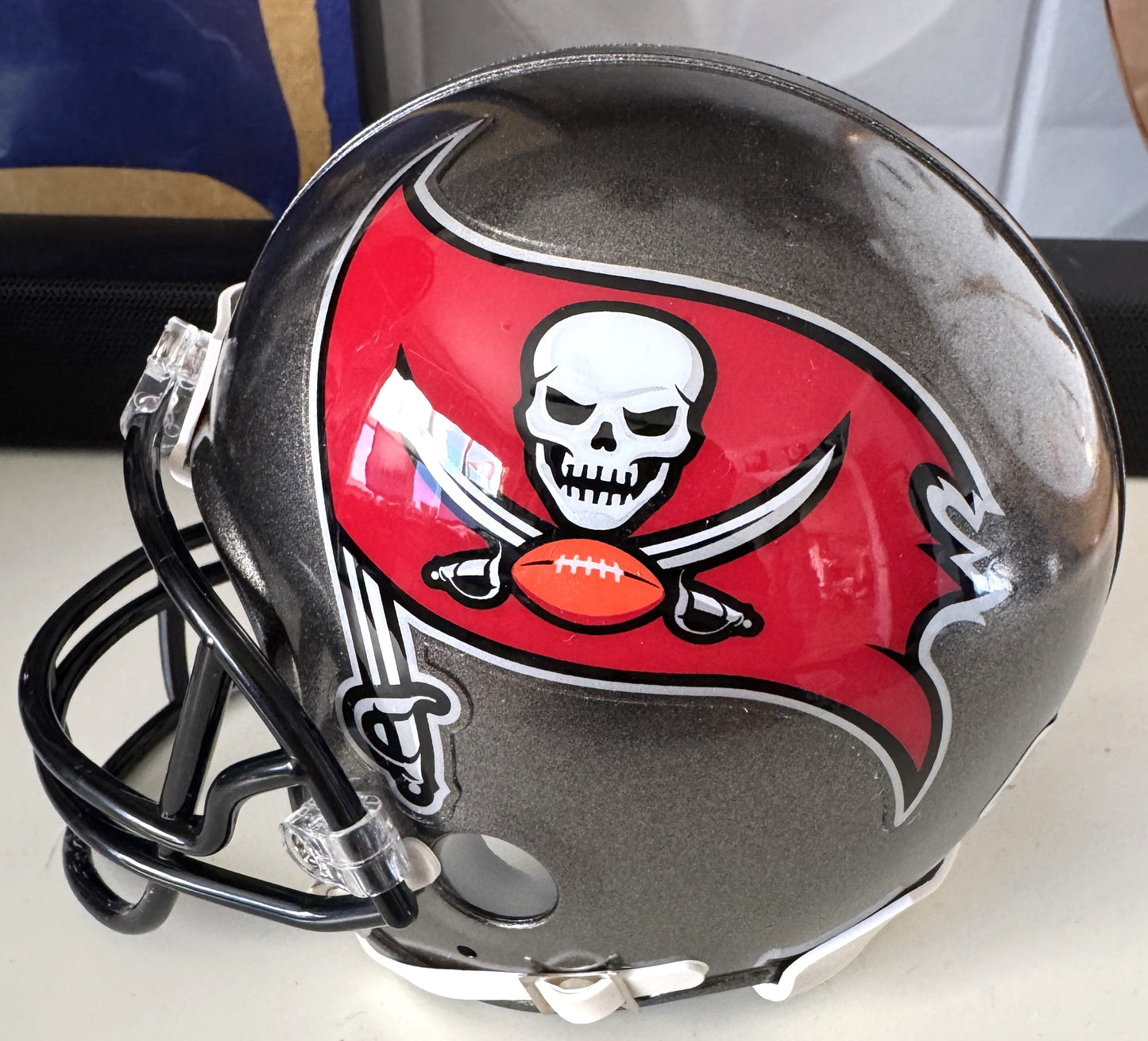 Ronde Barber Signed✍️Tampa Bay Buccaneers🏴‍☠Mini Helmet with HOF 23 Inscription