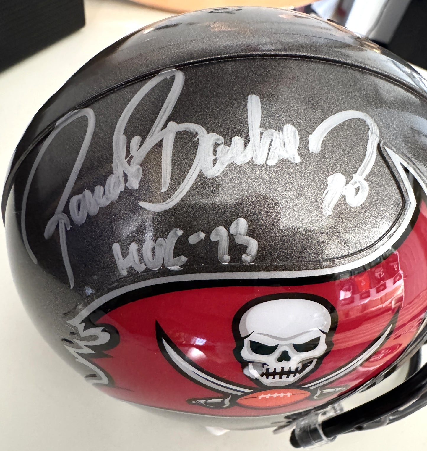 Ronde Barber Signed✍️Tampa Bay Buccaneers🏴‍☠Mini Helmet with HOF 23 Inscription