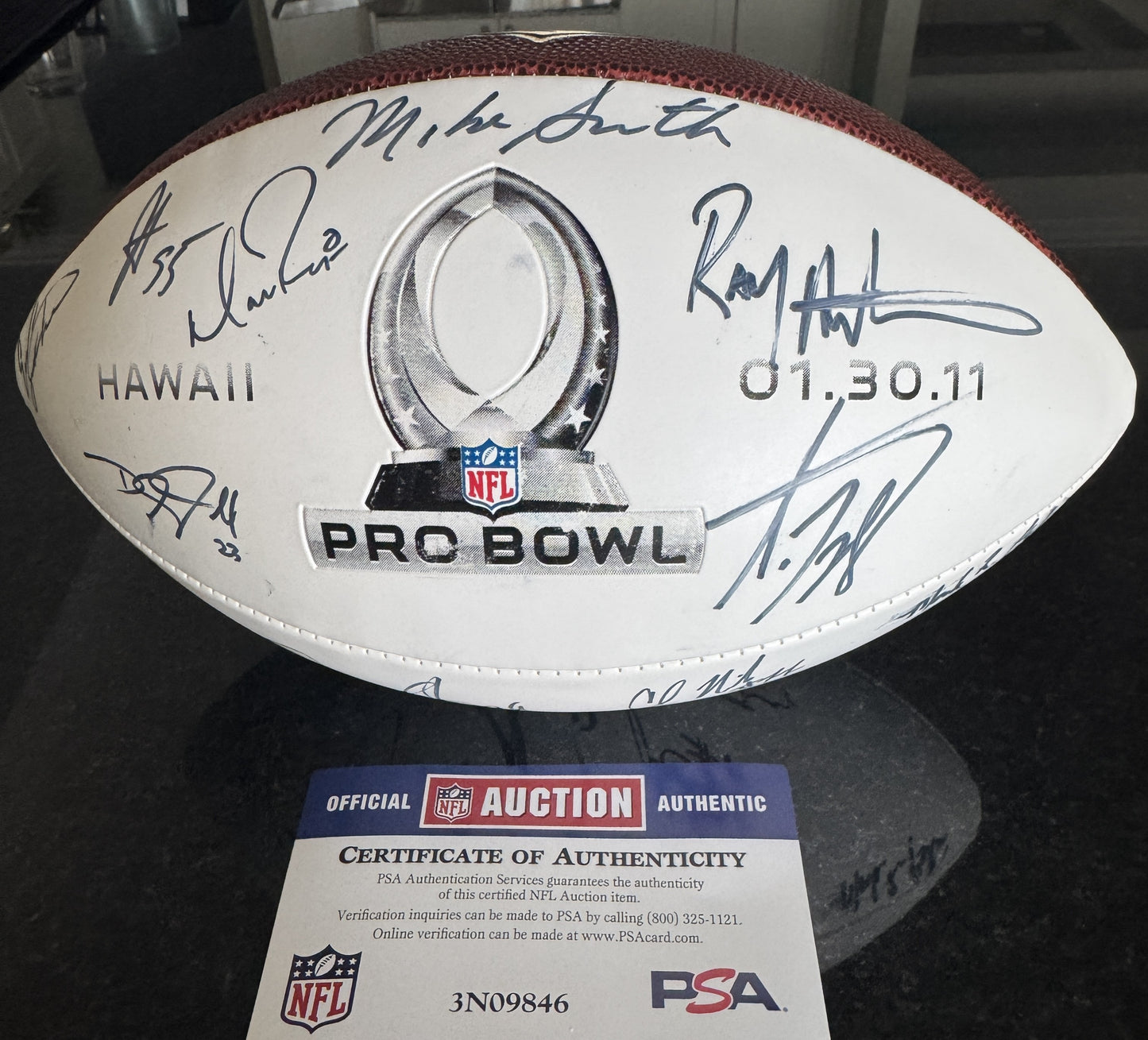 Multi Signed Pro Bowl Wilson Ball 2011 Signed by Drew Brees, Matt Ryan, Julius Peppers and many more.. Also inc. PSA Authenticity 🛡️