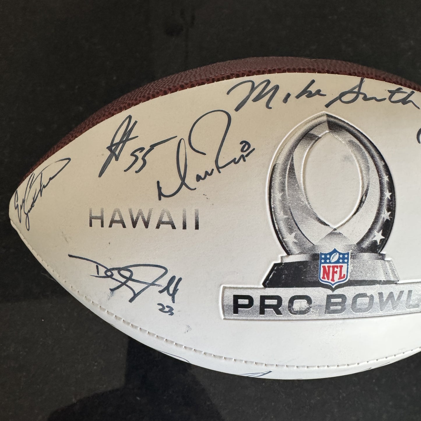 Multi Signed Pro Bowl Wilson Ball 2011 Signed by Drew Brees, Matt Ryan, Julius Peppers and many more.. Also inc. PSA Authenticity 🛡️