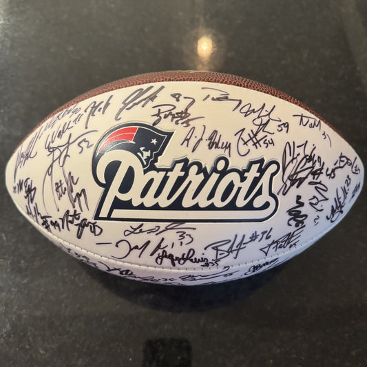 TOM BRADY 🐐 New England Patriots Multi Team Signed 2013 Panel Ball With Patriots Logo Signed By Over 30 Players Inc. Tom Brady, Rob Gronkowski, Stephen Gostkowski, Chandler Jones, Devin McCourty, Rob Ninkovich and Jamie Collins 💥