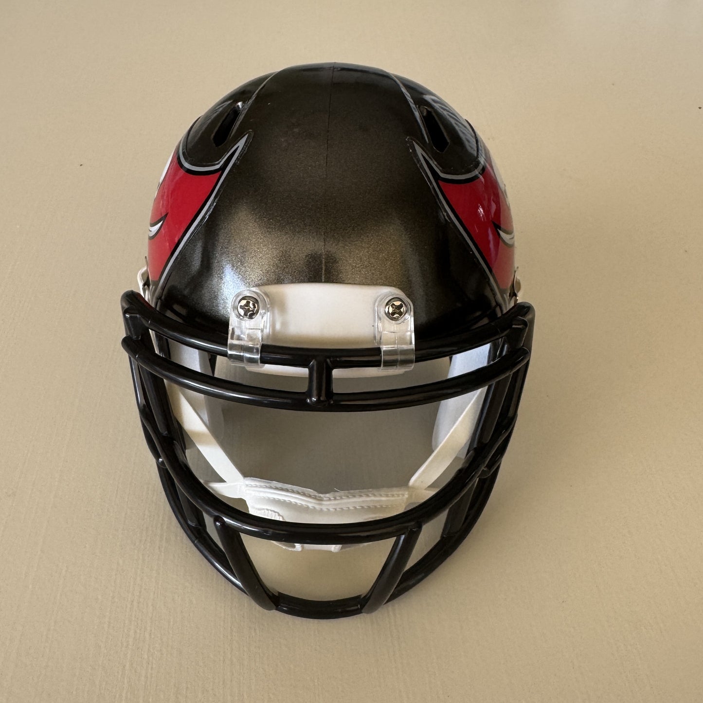 Yaya Diaby💪Hand-Signed Tampa Bay Buccaneers🏴‍☠️ Riddell Mini Helmet Includes COA🏈