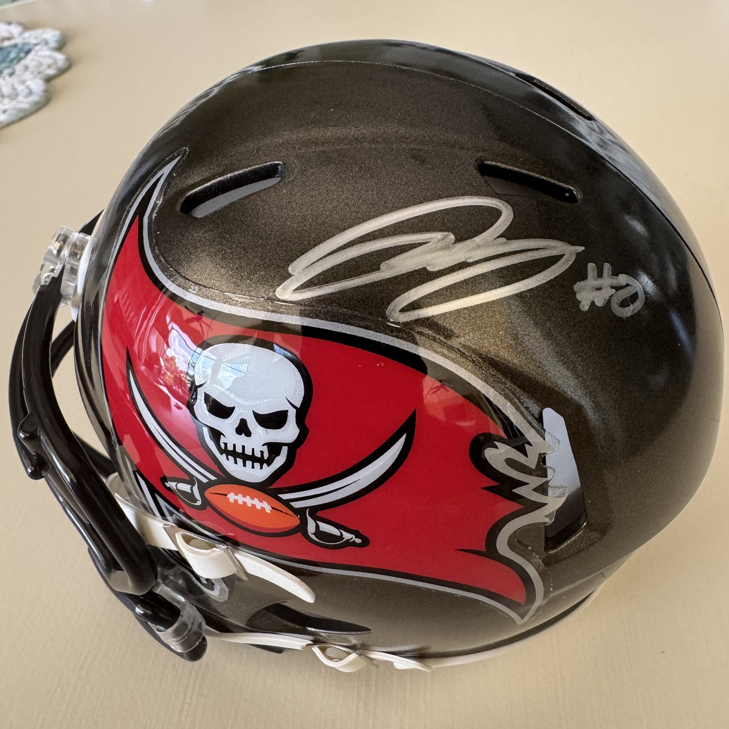 Yaya Diaby💪Hand-Signed Tampa Bay Buccaneers🏴‍☠️ Riddell Mini Helmet Includes COA🏈