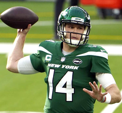 Sam Darnold Hand Signed ✍️ New York Jets 🟢⚪ mini NFL Helmet 🏈 Also includes PSA COA 🛡️