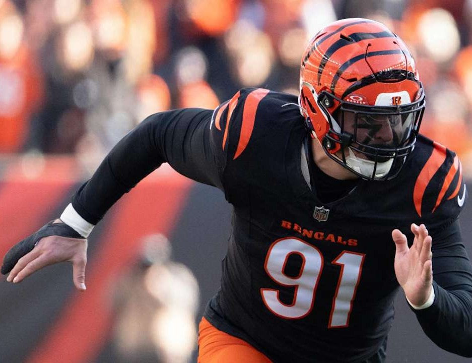 Trey Hendrickson Signed✍️Cincinnati Bengals🐅Authentic Nike NFL Jersey👕🧡🖤