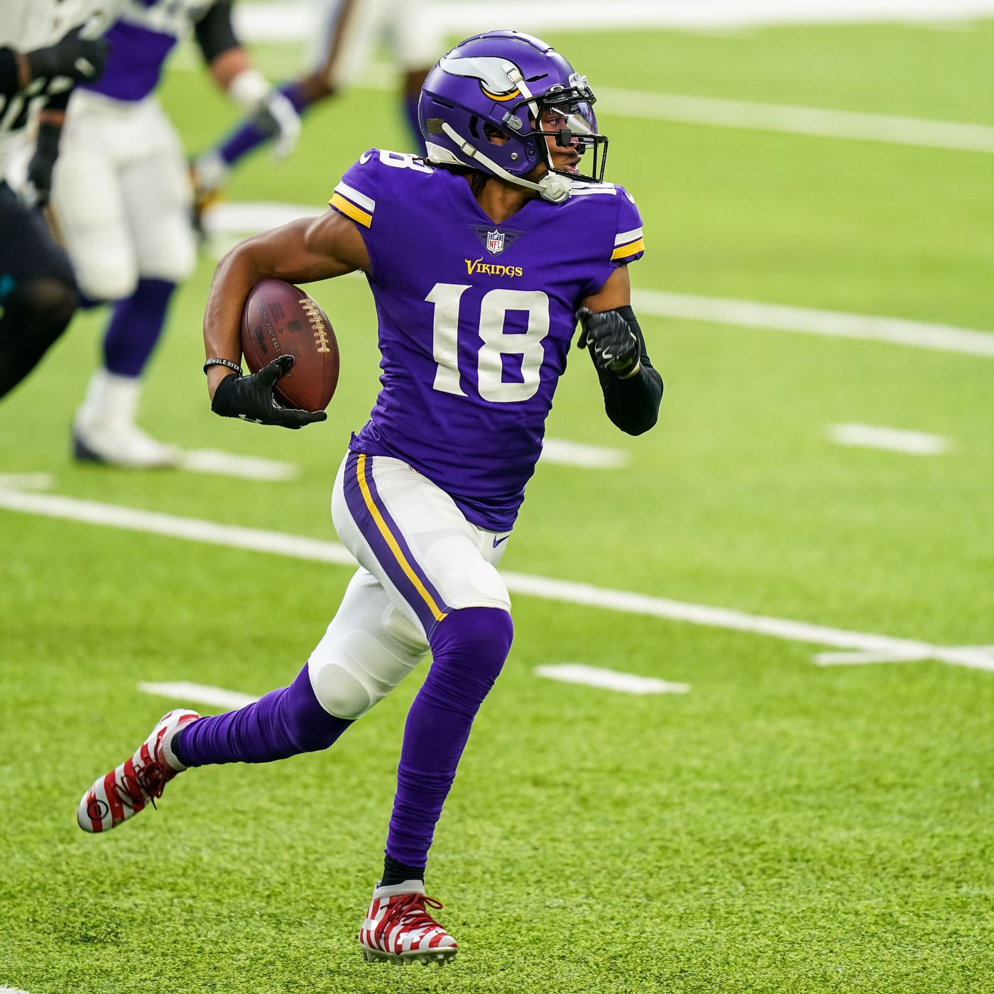 Justin Jefferson Hand Signed Minnesota Vikings ⚔️ Replica Nike NFL Jersey 👕 Also includes Authenticity 🛡️